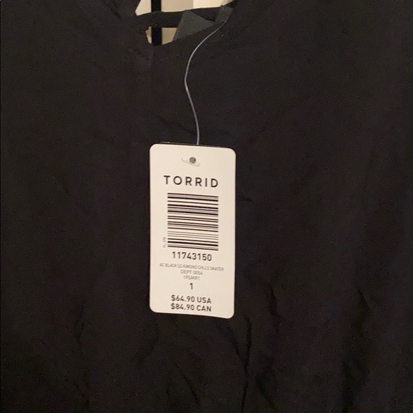 Black dress cinch waist - Picture 3 of 3